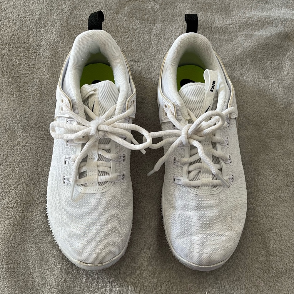 Nike Women's Zoom HyperAce 2 Volleyball Shoes (women's size 7.5, white)